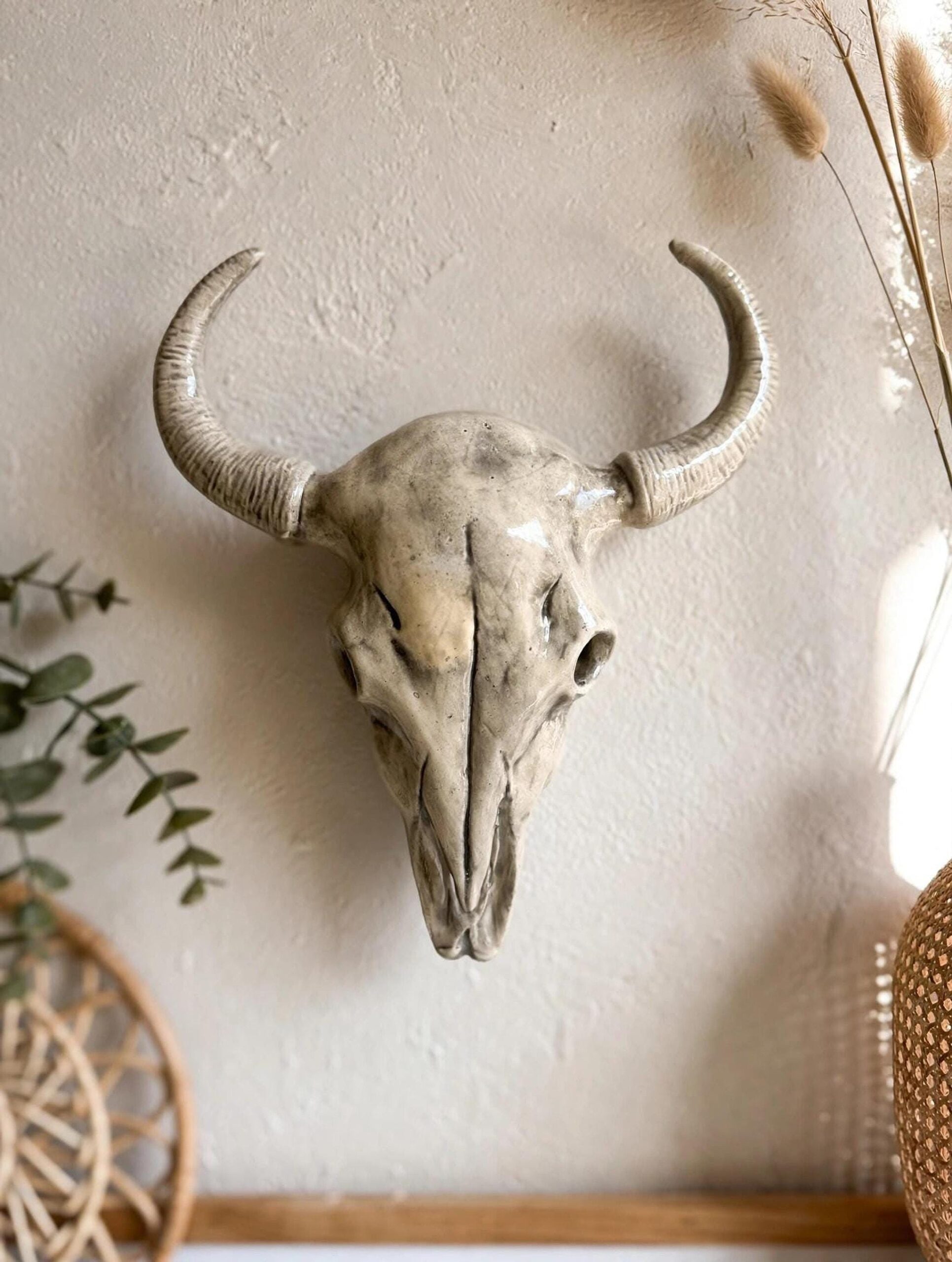 Ceramic Cow Skull Wall Art, Gray Ivory Aged Bone Glaze With Curved Horns
